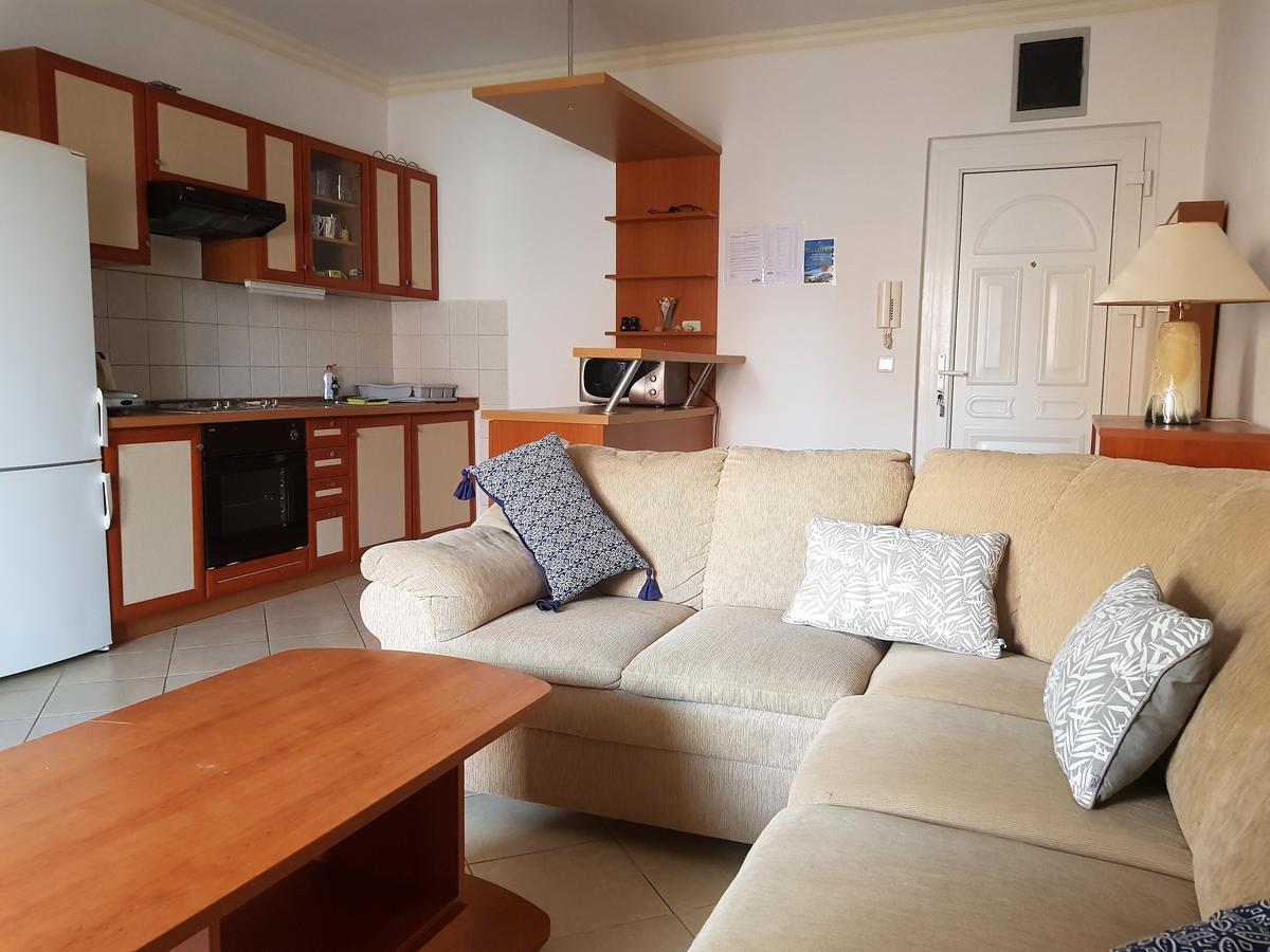 Apartments Party 诺瓦利娅 外观 照片